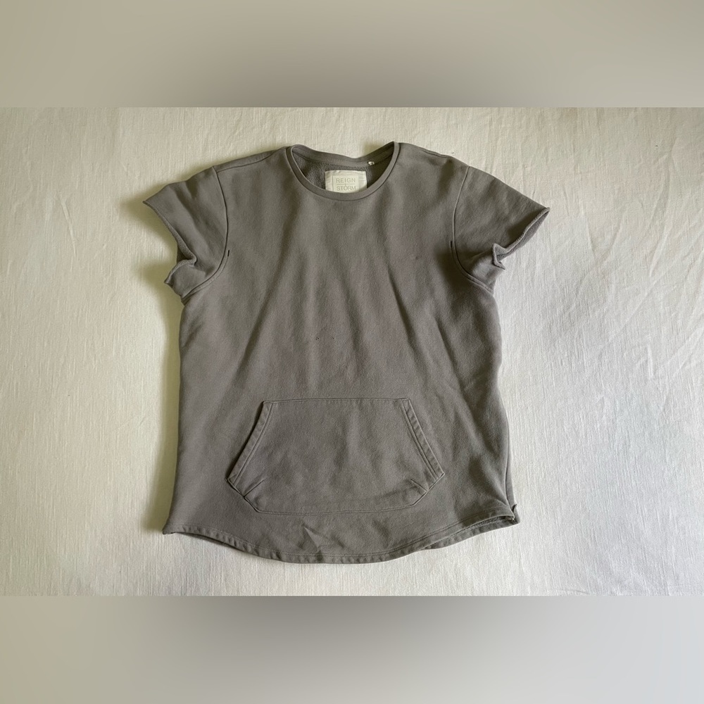 Sleeveless sweatshirt